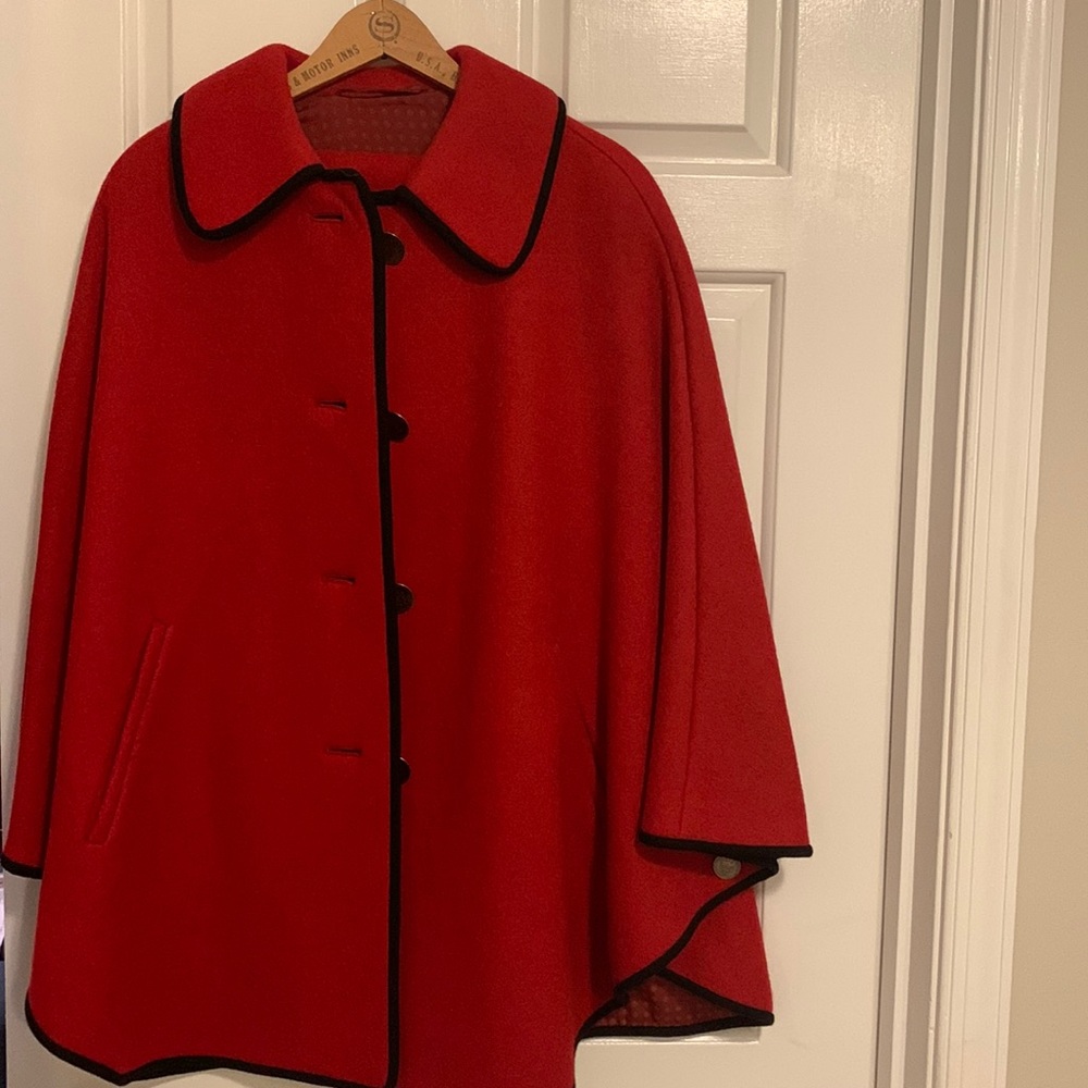 Karntner Loden Cape: Bavarian Style